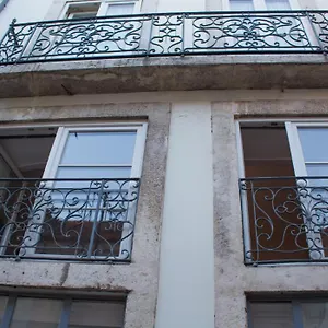 flat-chiado-1.hotels-lisbon-portugal.com/