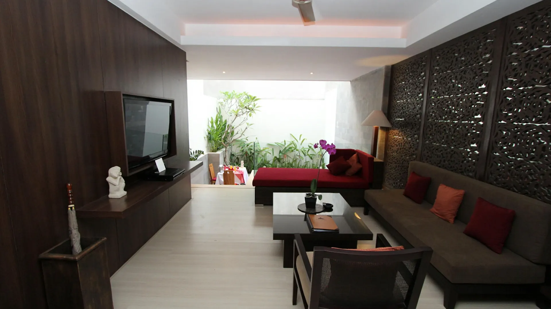 Villa Kayu Raja Seminyak